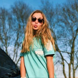 Meet your Posher, Ella